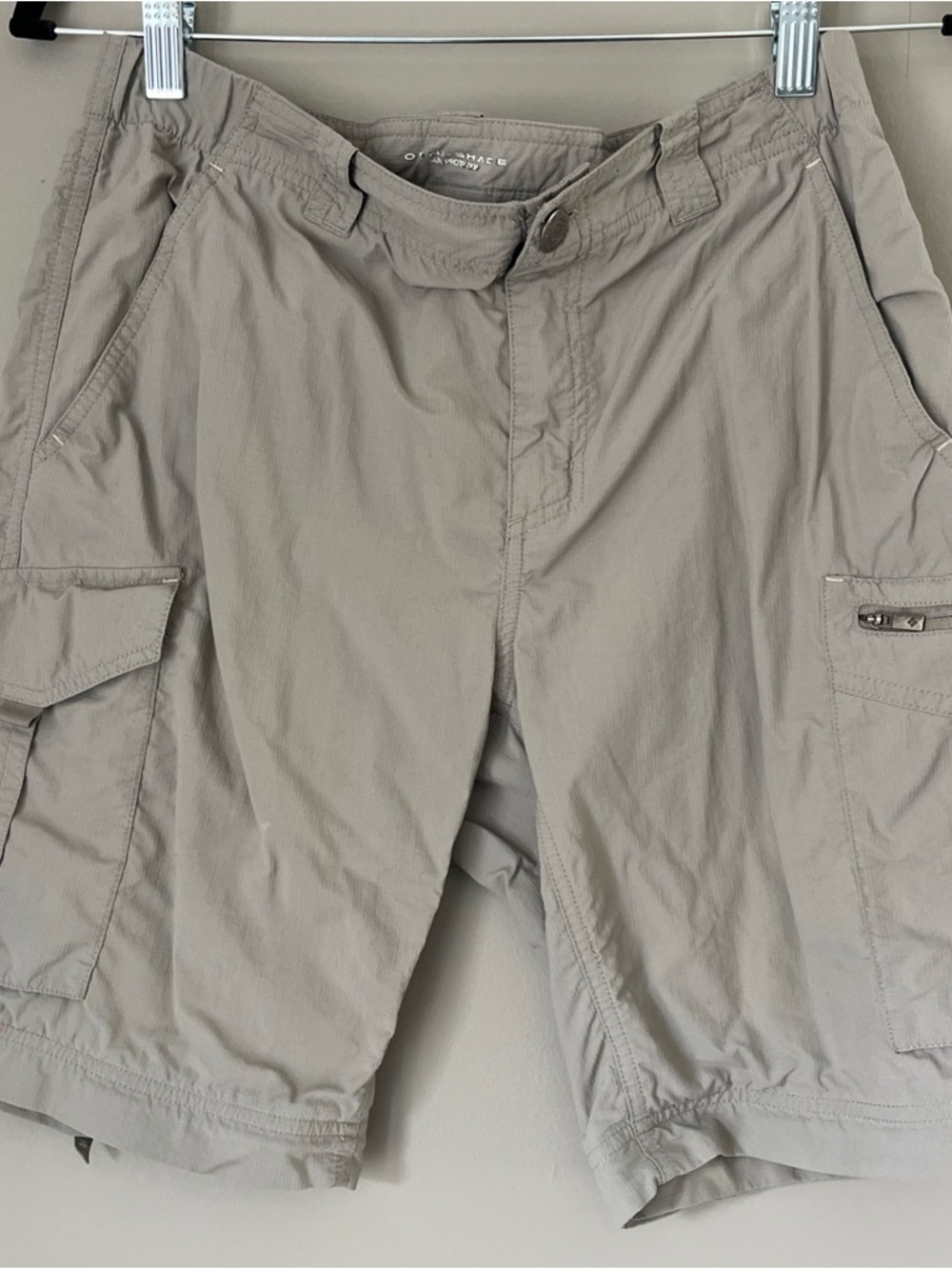 Columbia Cargo Shorts - Light Taupe, omni-shade, Sun Protection 32x32